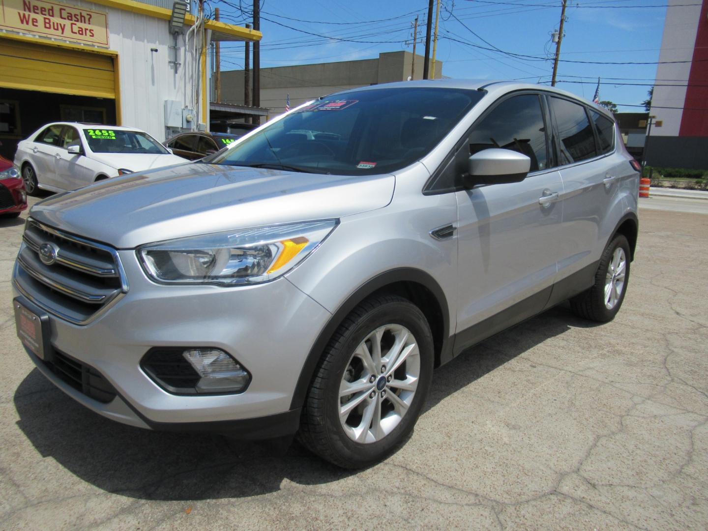 2017 Silver /Black Ford Escape SE FWD (1FMCU0GDXHU) with an 1.5L L4 DOHC 16V engine, Automatic transmission, located at 1511 North Shepherd Dr., Houston, TX, 77008, (281) 657-1221, 29.798361, -95.412560 - 2017 FORD ESCAPE SE VIN: 1FMCU0GDXHUE54105 1 F M C U 0 G D X H U E 5 4 1 0 5 4 DOOR WAGON/SPORT UTILITY 1.5L I4 F DOHC 16V GASOLINE FRONT WHEEL DRIVE - Photo#22